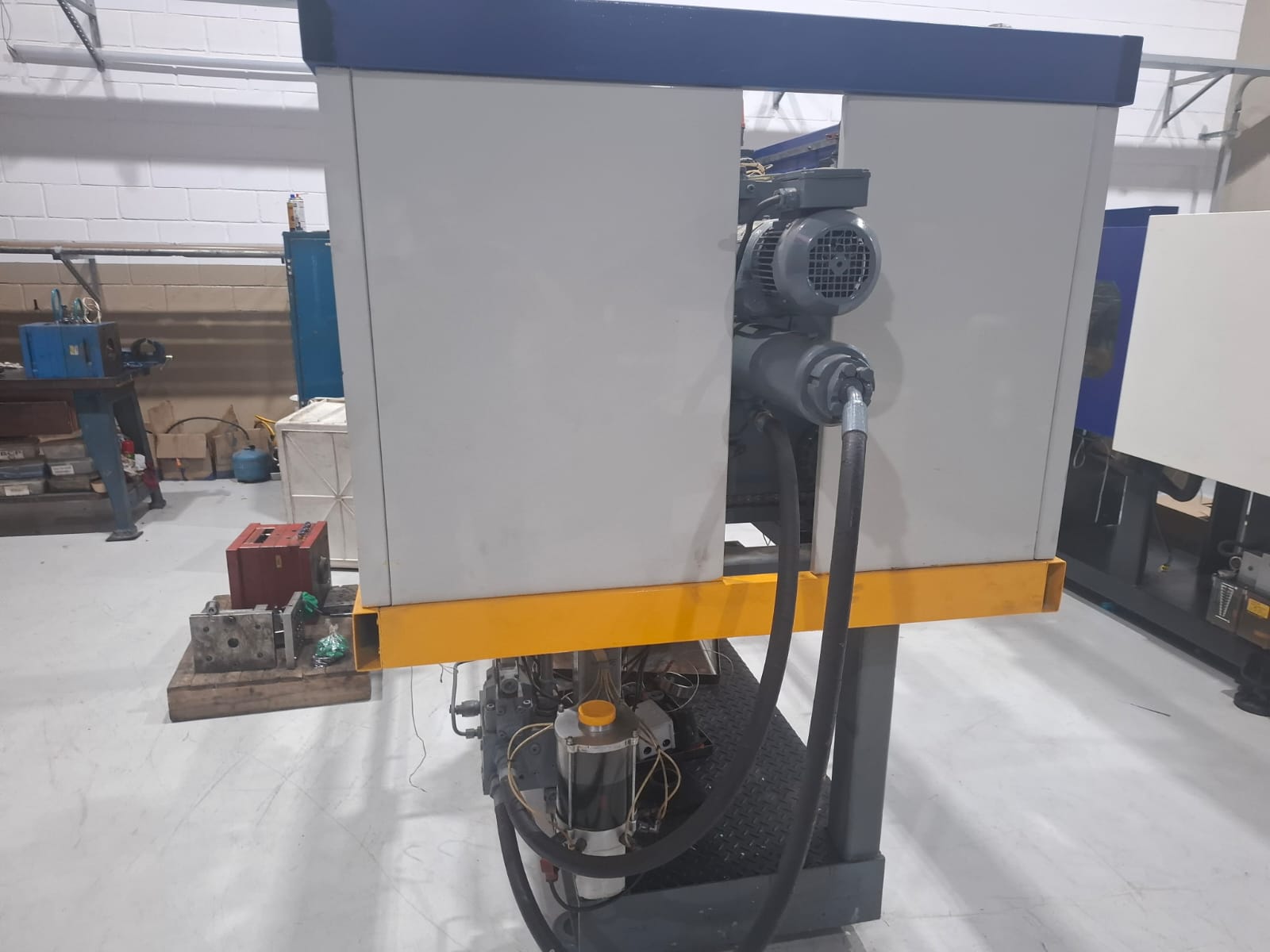 Injetora Battenfeld 70 ton